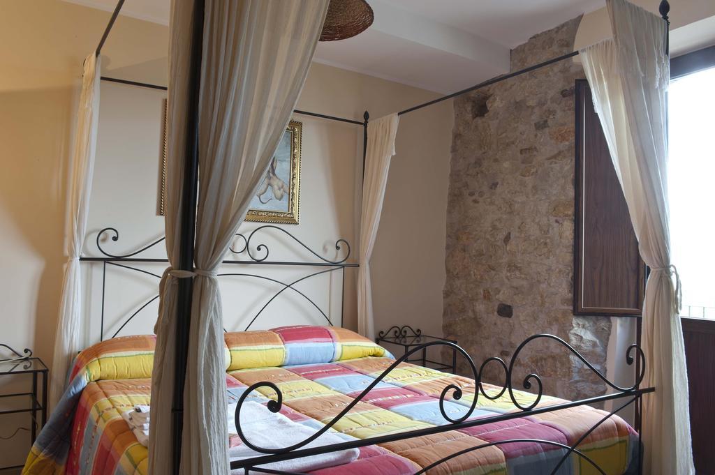 Casa Vacanze "Pietra Viva" Castelnuovo Parano Room photo
