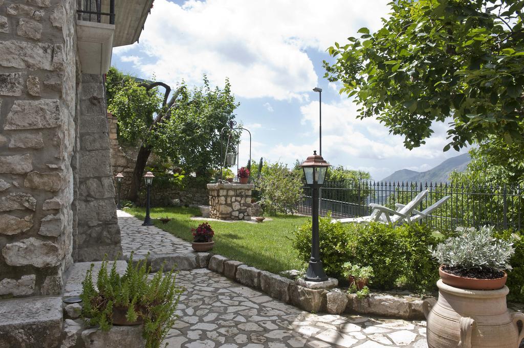 Casa Vacanze "Pietra Viva" Castelnuovo Parano Exterior photo