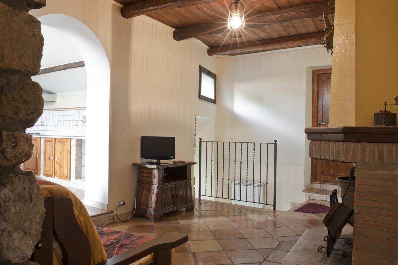 Casa Vacanze "Pietra Viva" Castelnuovo Parano Exterior photo