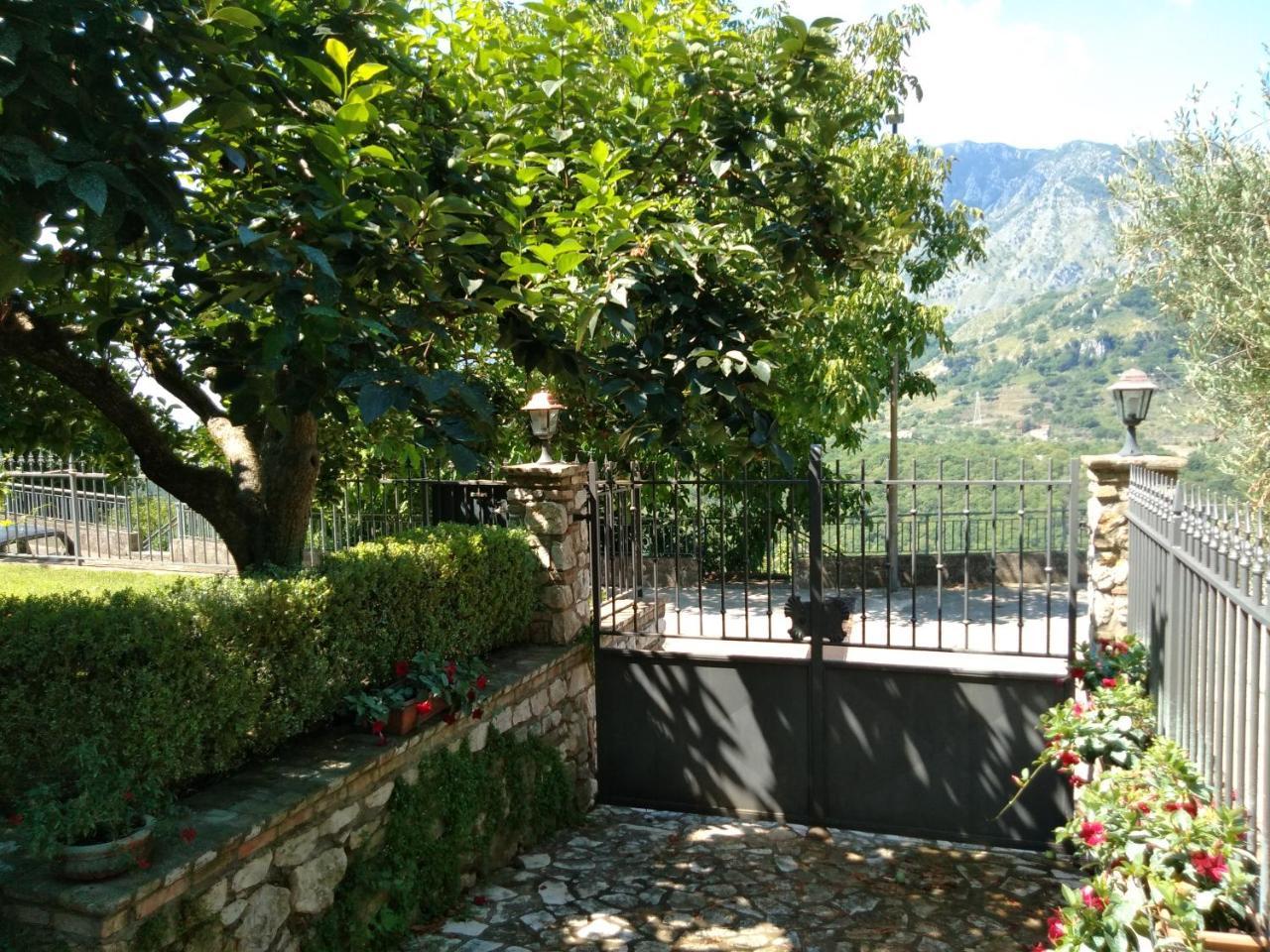 Casa Vacanze "Pietra Viva" Castelnuovo Parano Exterior photo