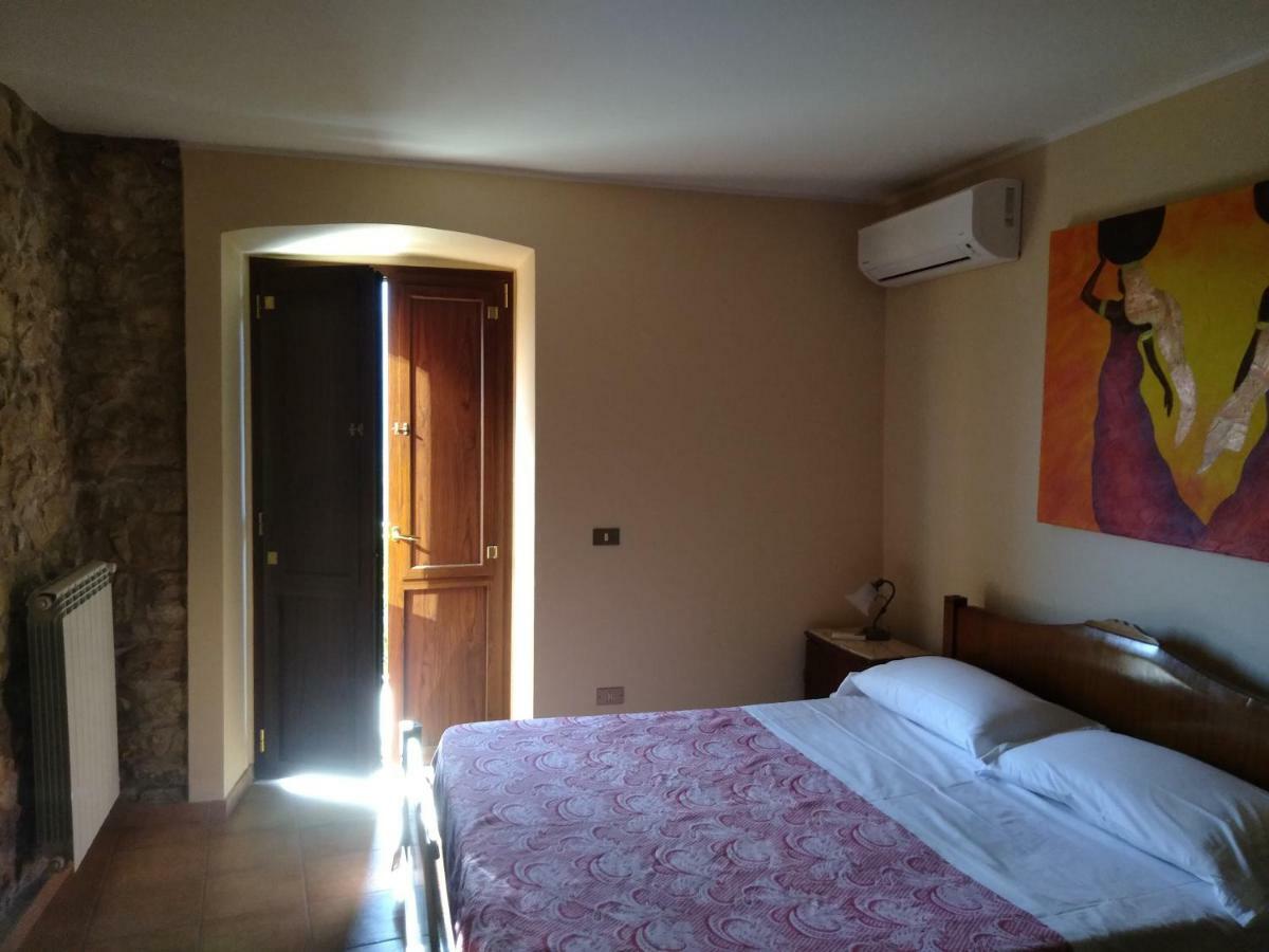 Casa Vacanze "Pietra Viva" Castelnuovo Parano Exterior photo