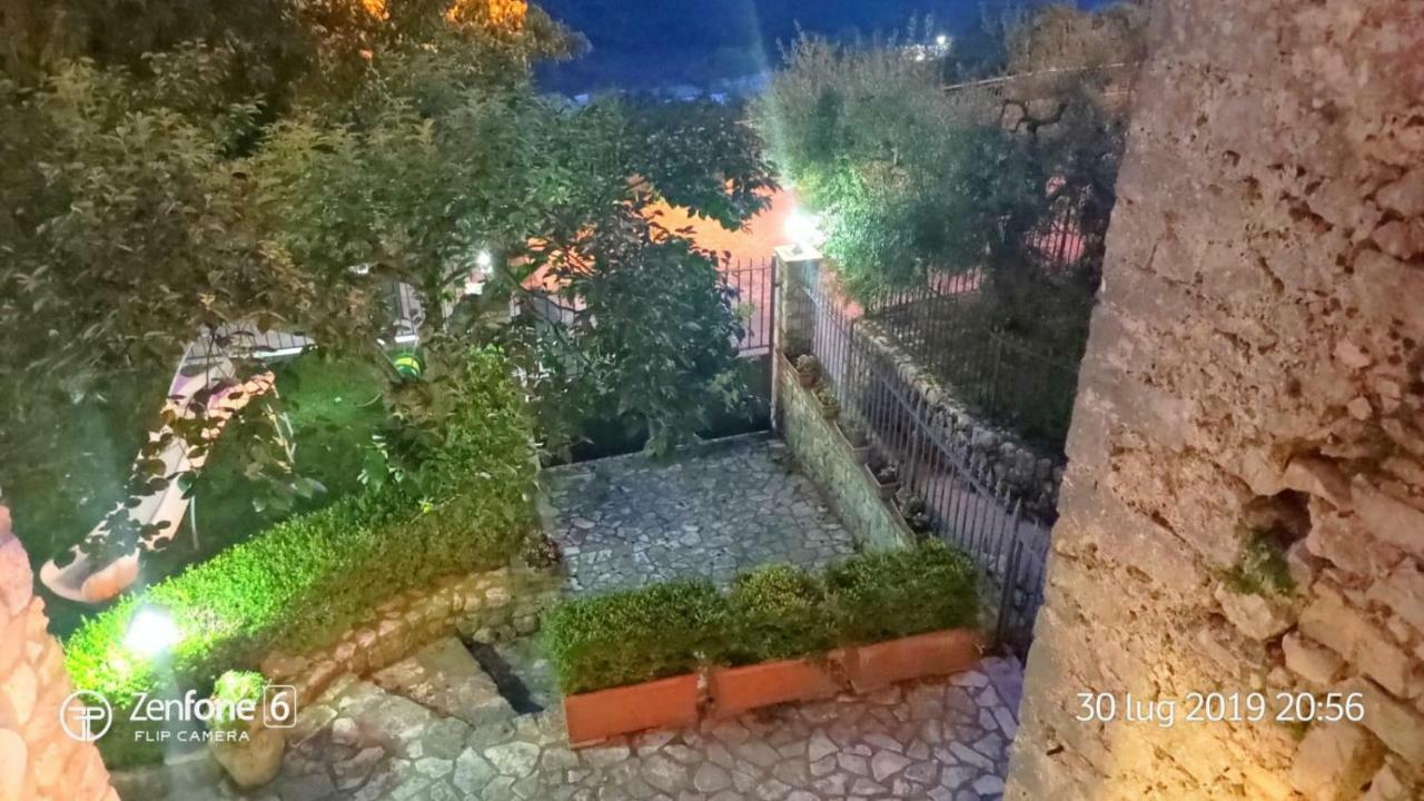 Casa Vacanze "Pietra Viva" Castelnuovo Parano Exterior photo
